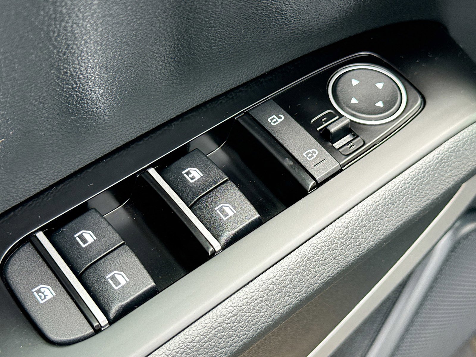 Used 2025 Kia Soul LX w/ LX Technology Package image 8