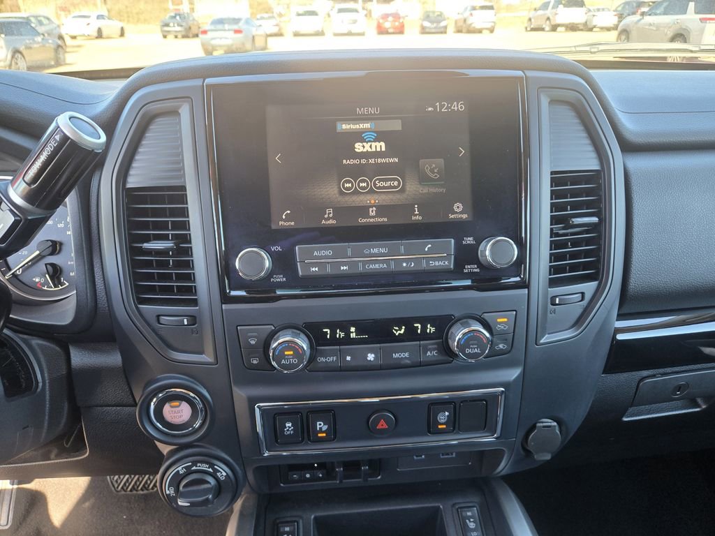 Used 2024 Nissan Titan SV w/ SV Convenience Package image 3