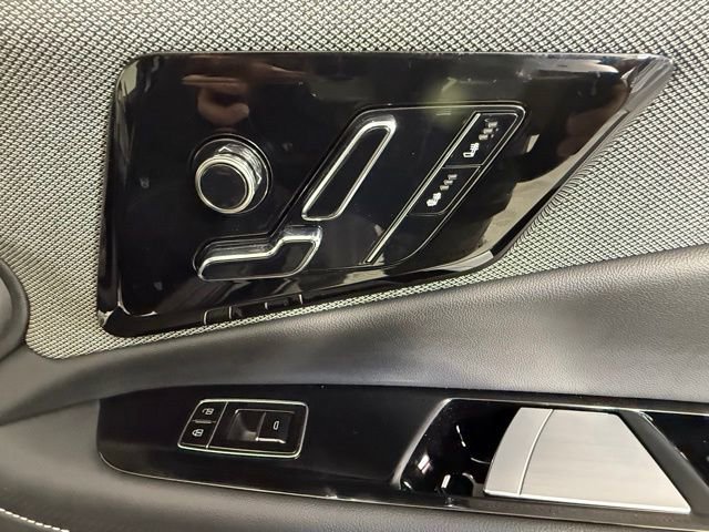 Used 2025 Cadillac Optiq Luxury 1 image 35