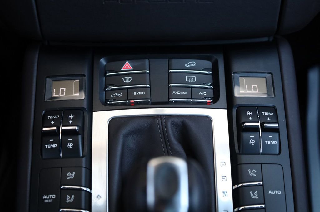 Used 2015 Porsche Macan Turbo image 41