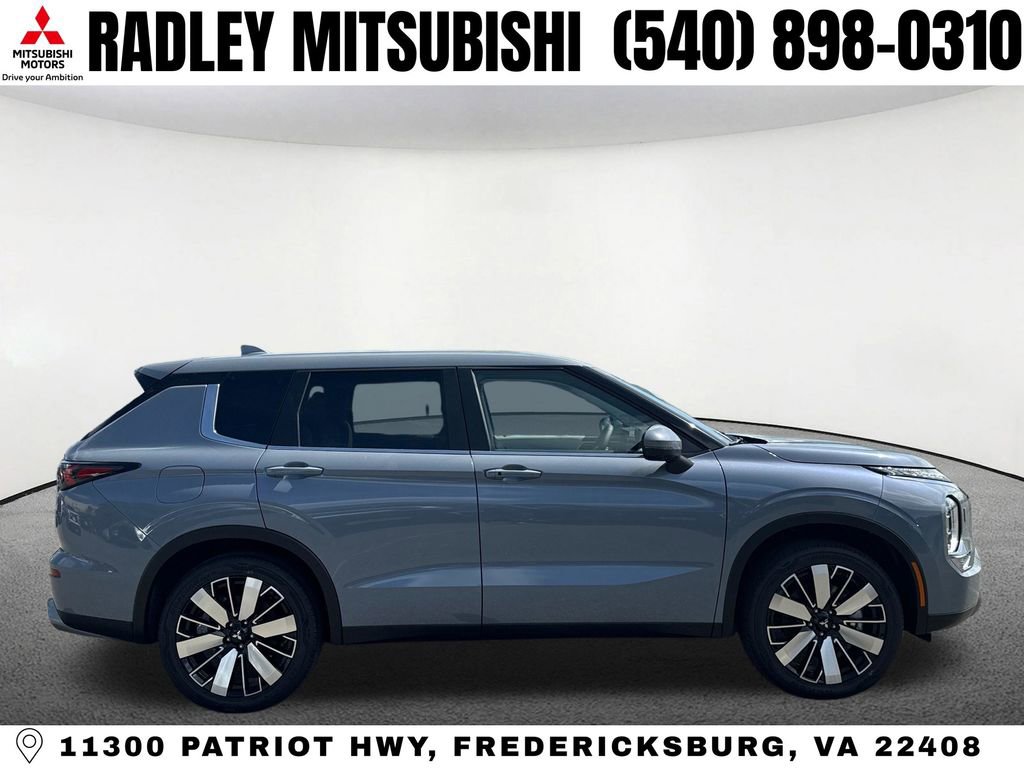 New 2026 Mitsubishi Outlander SE image 21