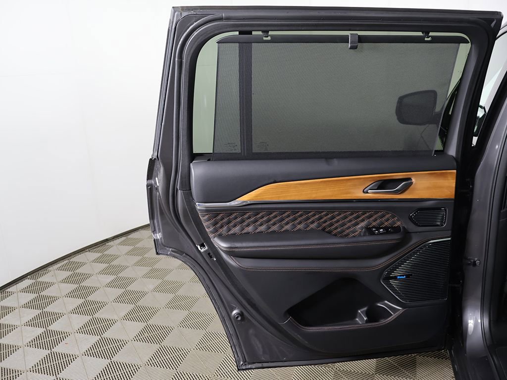 Used 2021 Jeep Grand Cherokee L Summit image 27