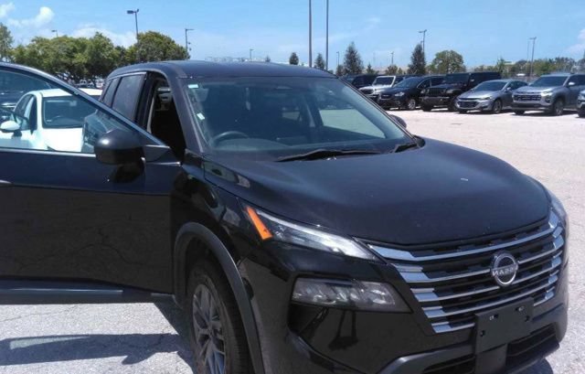Used 2024 Nissan Rogue S AWD/4WD image 1