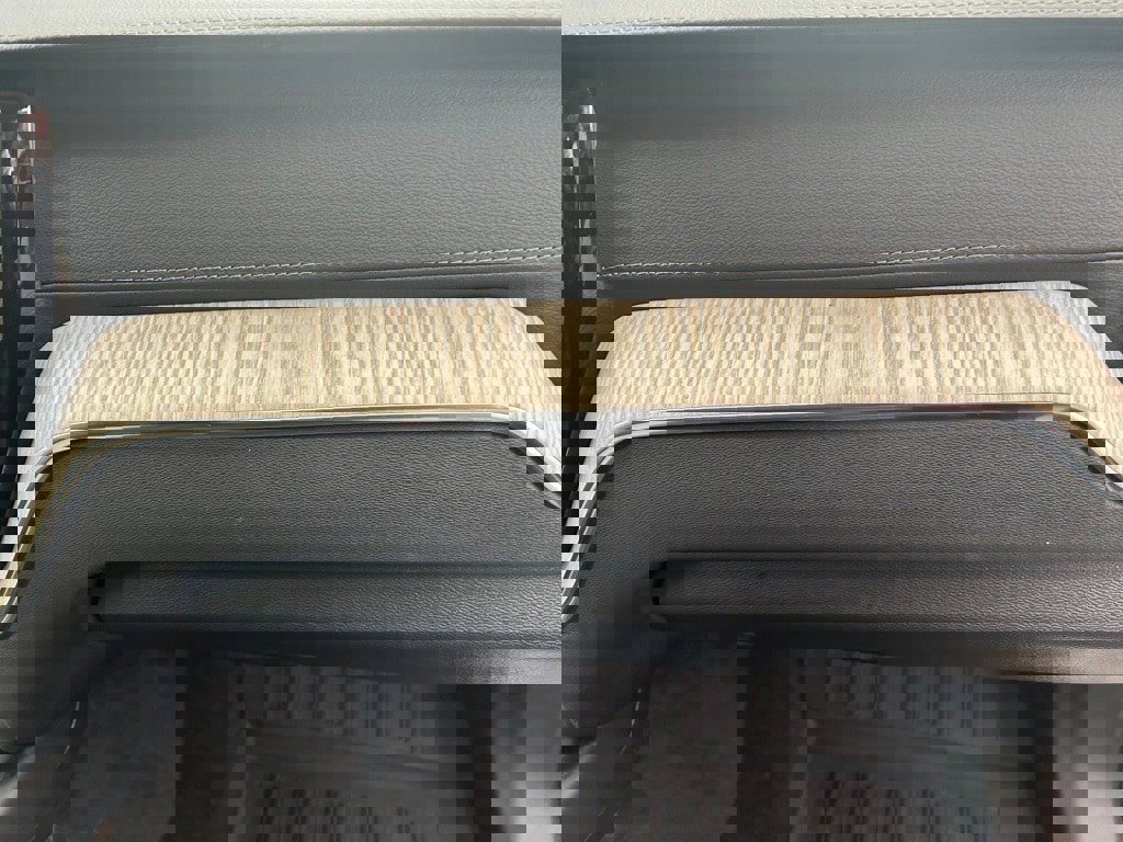 Certified 2022 Volvo XC60 B5 Inscription w/ Advanced Package image 17