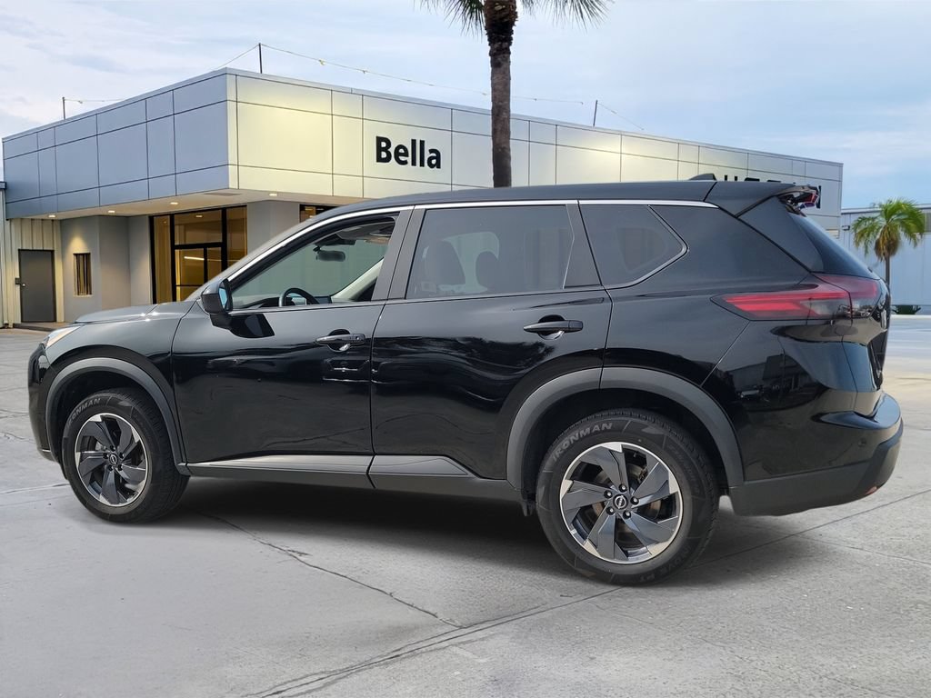 Certified 2025 Nissan Rogue SV FWD image 5