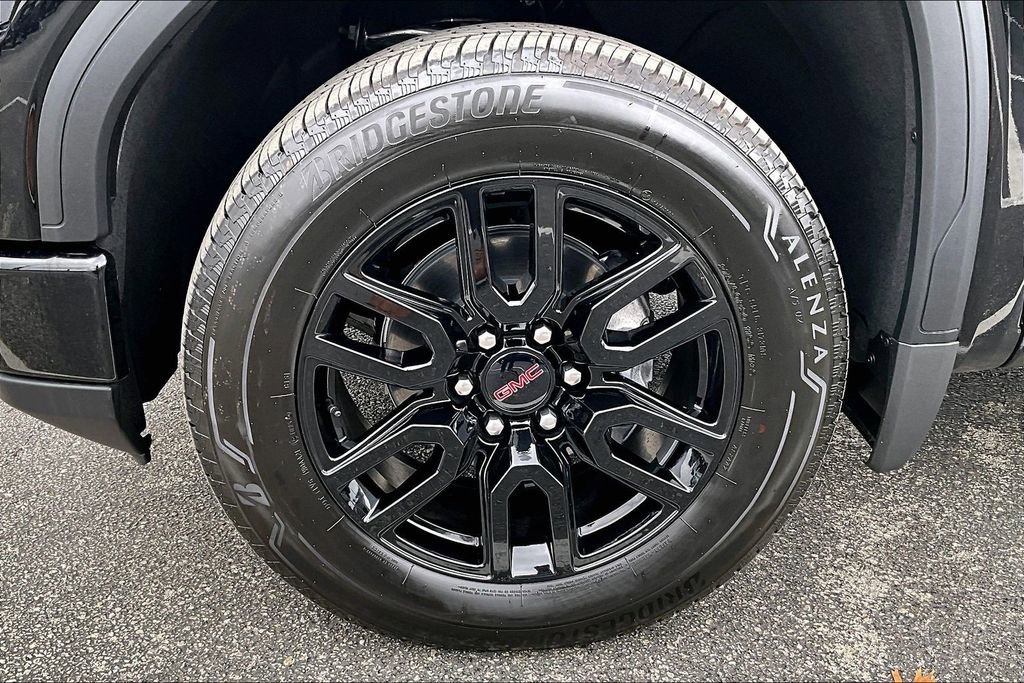 Used 2025 GMC Sierra 1500 Elevation image 11