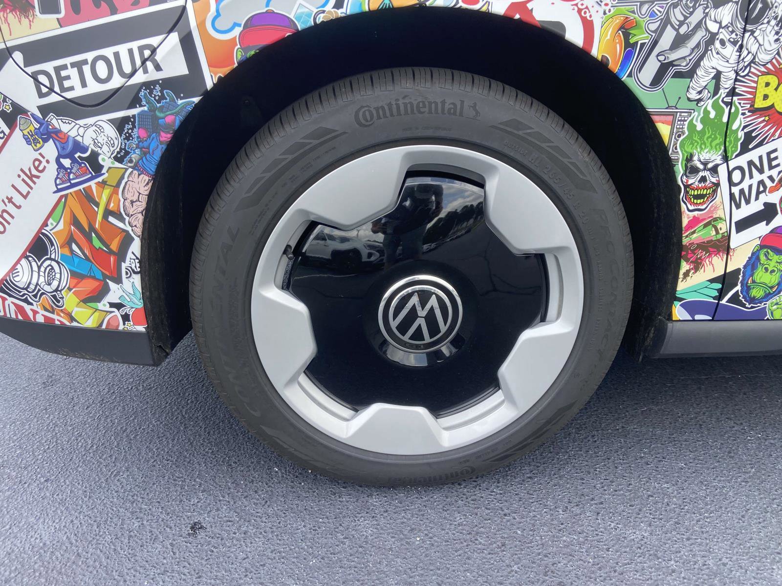 New 2025 Volkswagen ID. Buzz Pro S RWD image 11