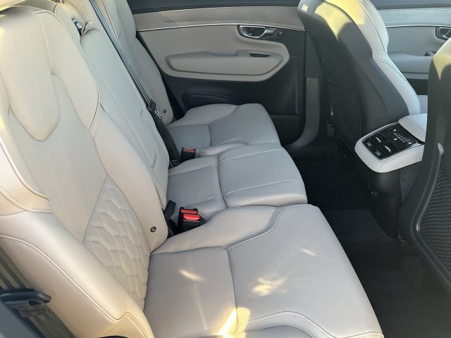 New 2026 Volvo XC90 B6 Plus w/ Protection Package Premier AWD/4WD image 15