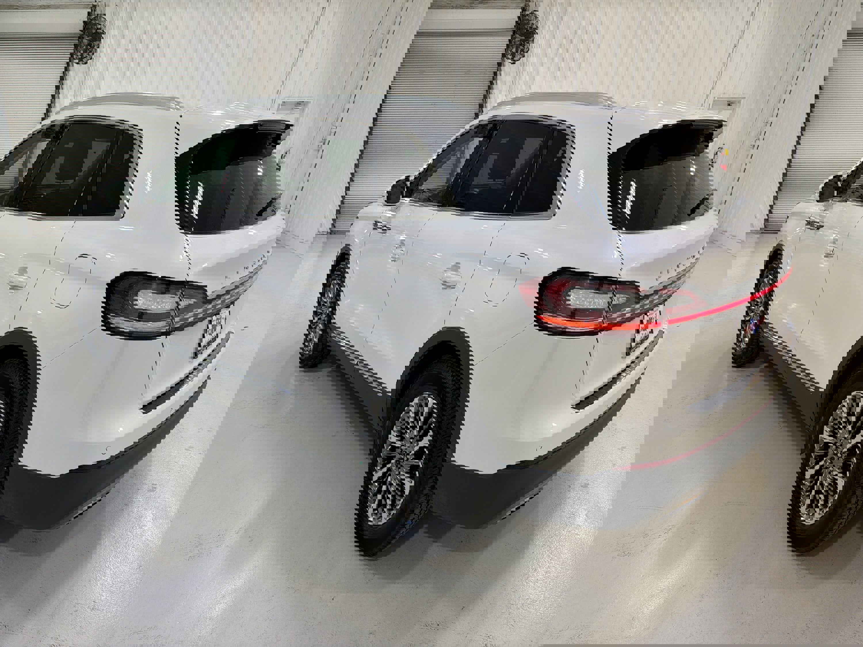 Used 2019 Lincoln Nautilus Select w/ Cargo Utility Package image 25