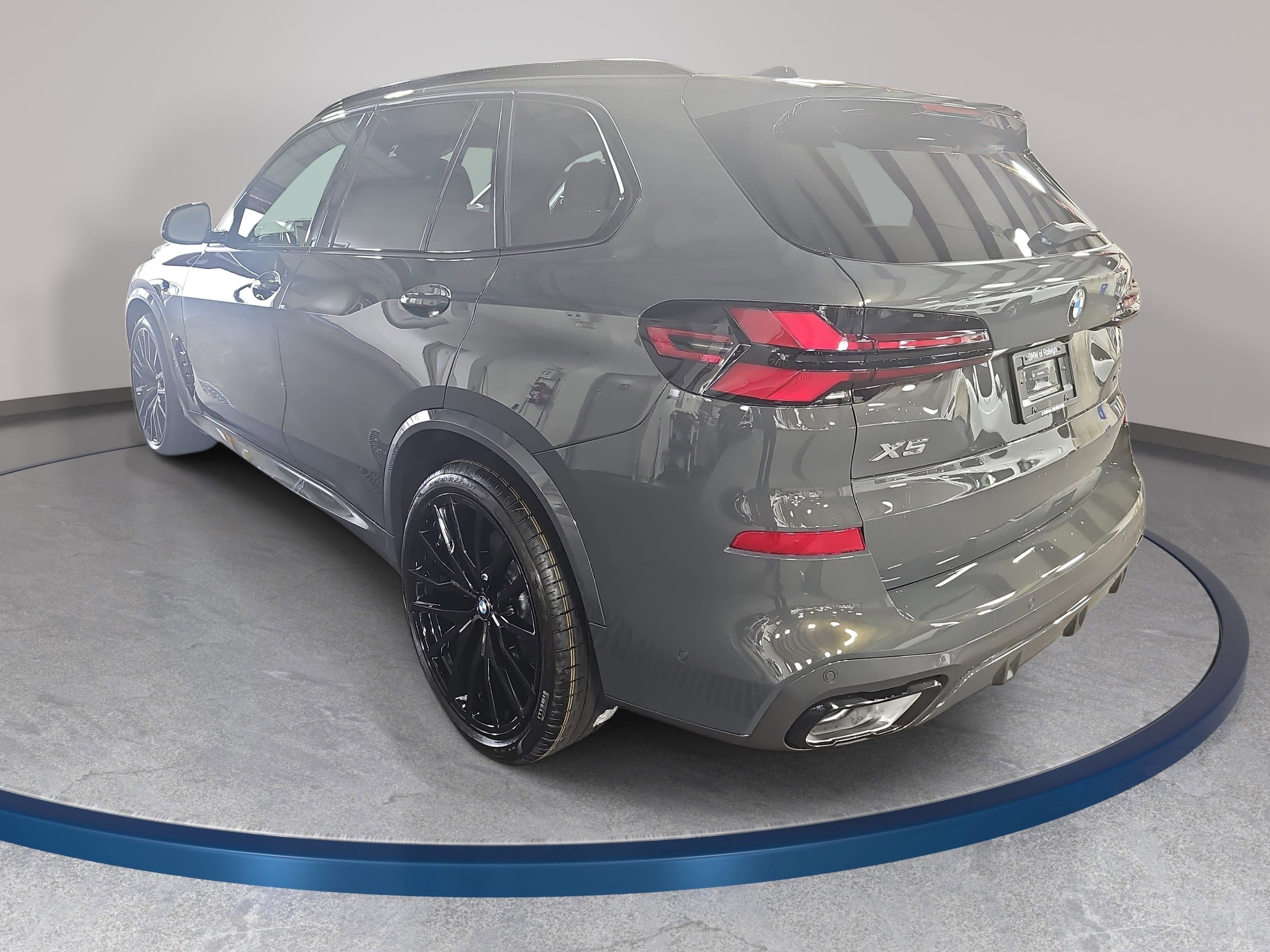 New 2026 BMW X5 xDrive40i w/ M Sport Package AWD/4WD image 7