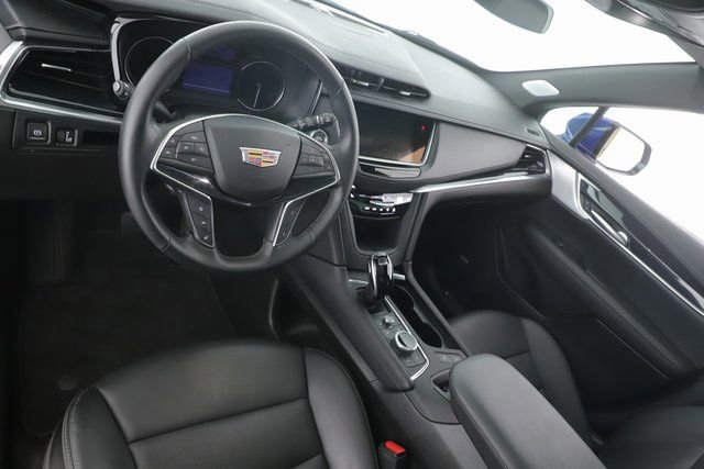 Used 2025 Cadillac XT5 Premium Luxury image 17