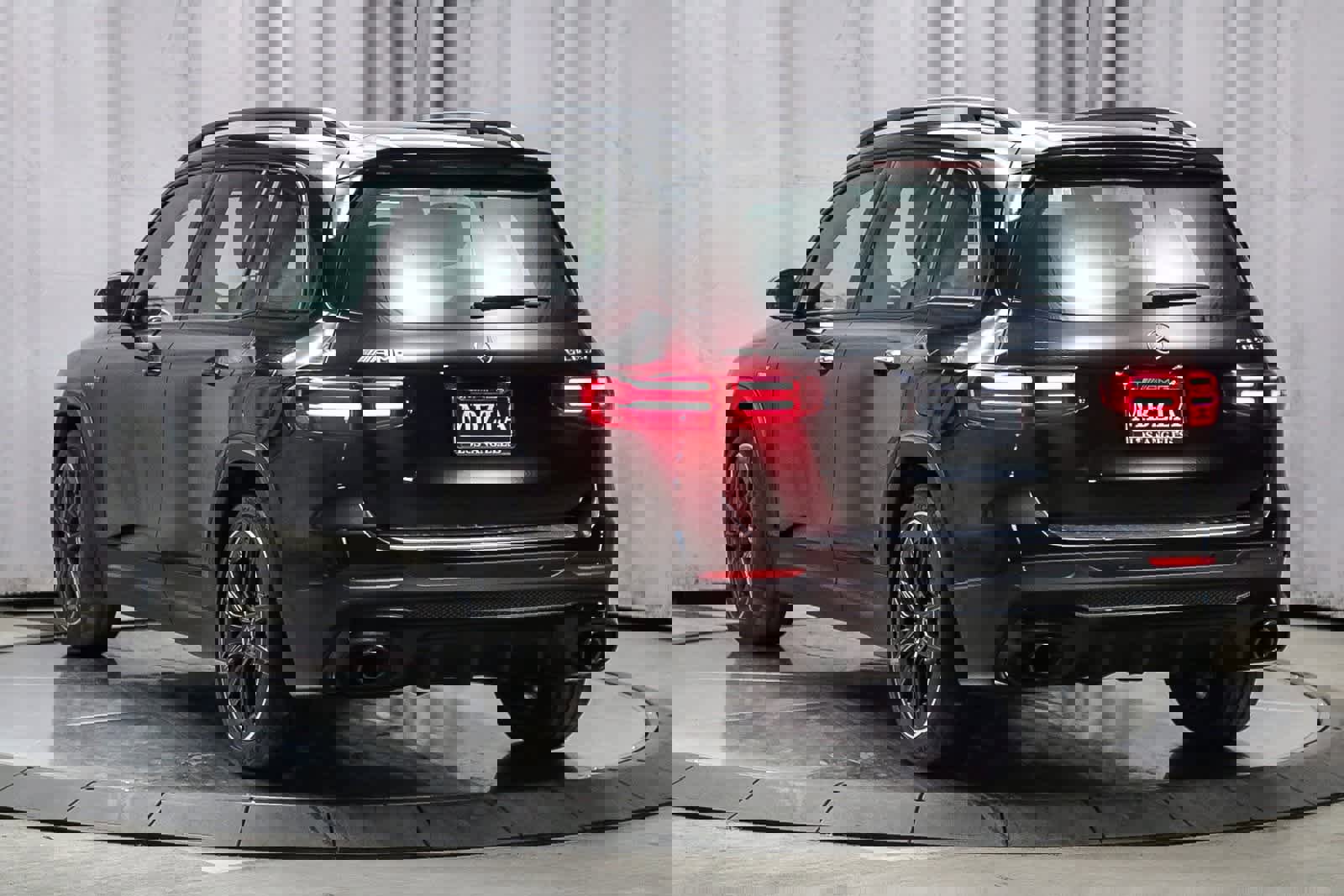 New 2025 Mercedes-Benz GLB 35 AMG 4MATIC image 9