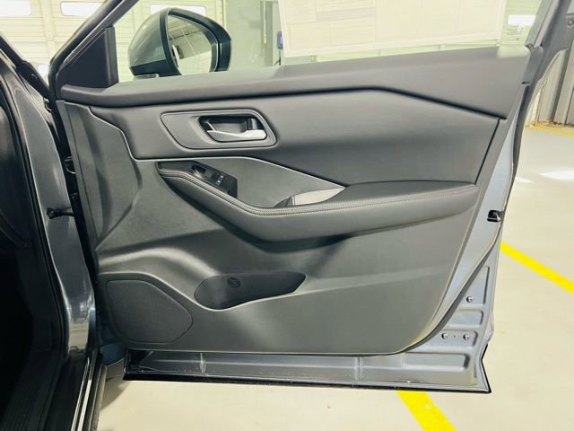 New 2026 Nissan Rogue SV image 32