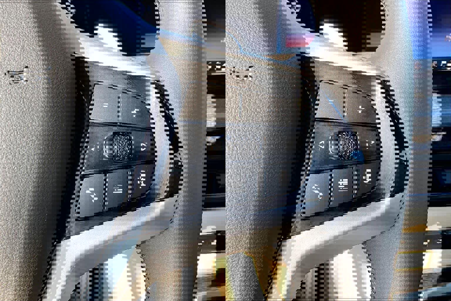 Certified 2025 BMW 330i Sedan w/ Premium Package image 20