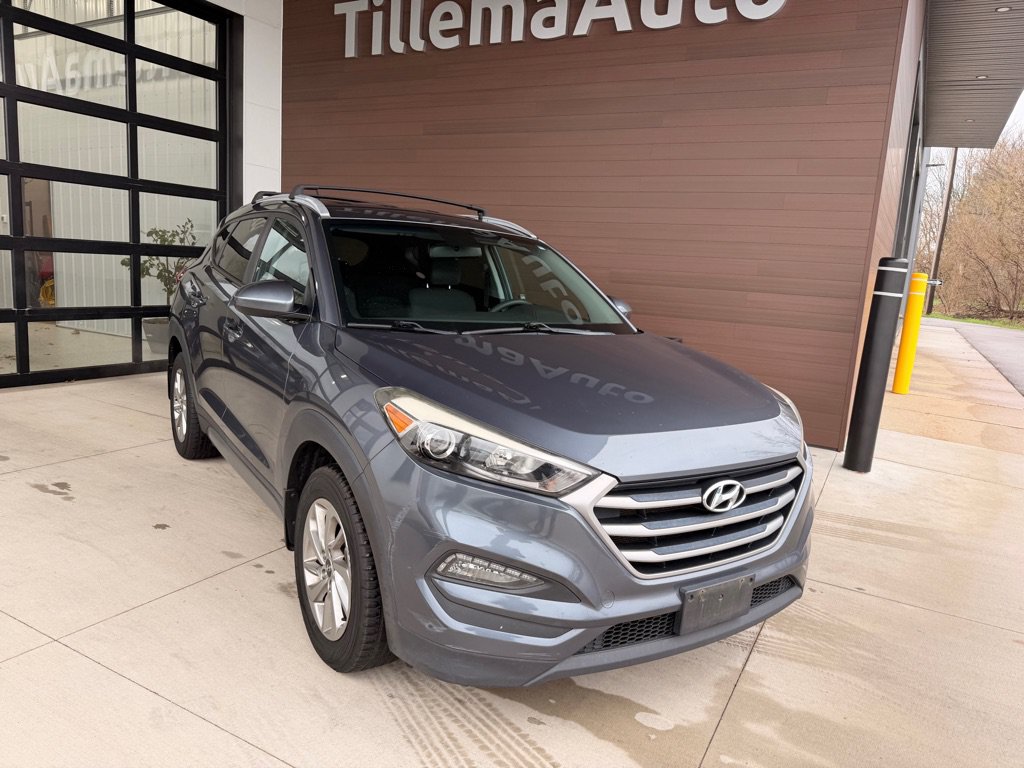 Used 2017 Hyundai Tucson SE w/ SE Popular Package 02 AWD/4WD image 1