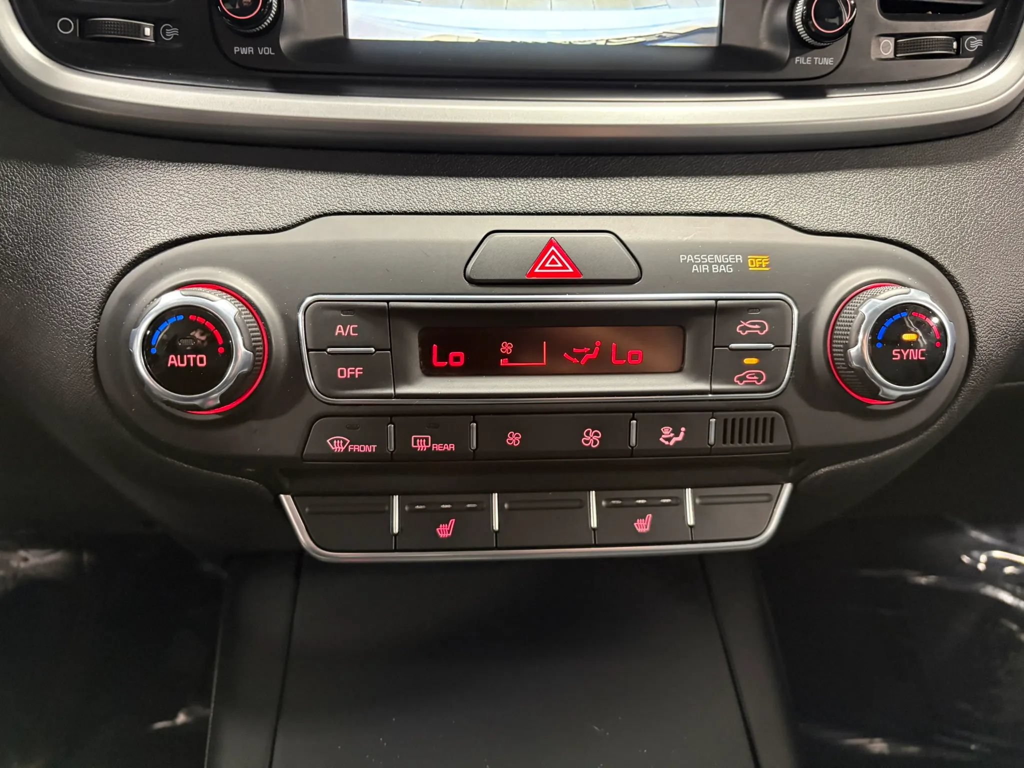 Used 2020 Kia Sorento LX w/ LX I4 Convenience Package AWD/4WD image 16
