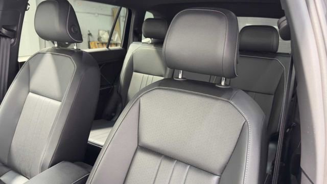 Used 2024 Volkswagen Tiguan SE R-Line image 24