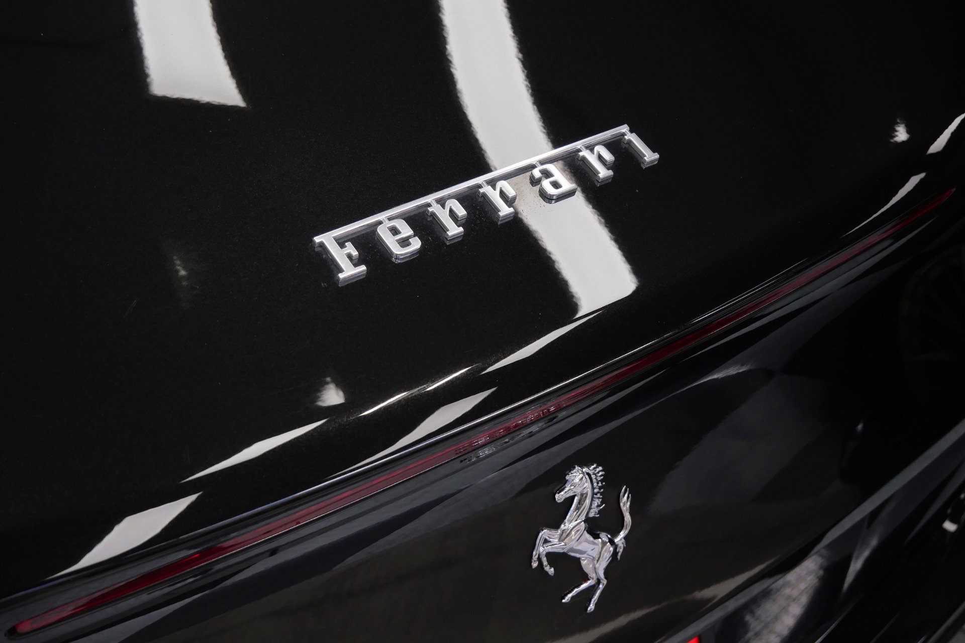 Used 2015 Ferrari California T RWD image 48