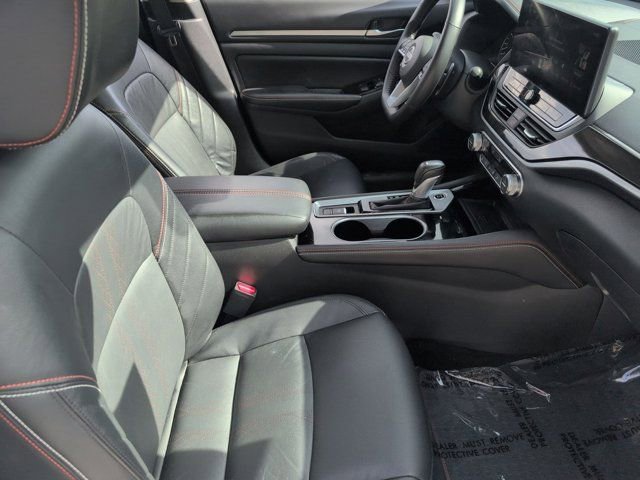 Used 2025 Nissan Altima 2.5 SR w/ SR Premium Package AWD/4WD image 30