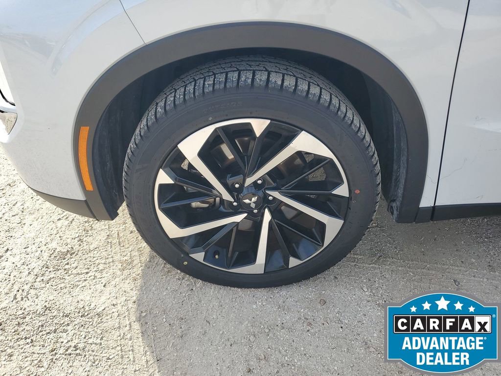 Used 2024 Mitsubishi Outlander SE image 19