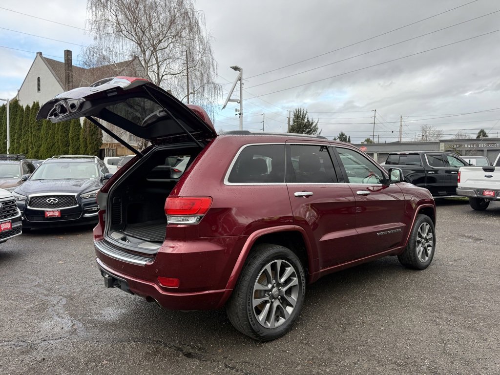 Used 2018 Jeep Grand Cherokee Overland image 12