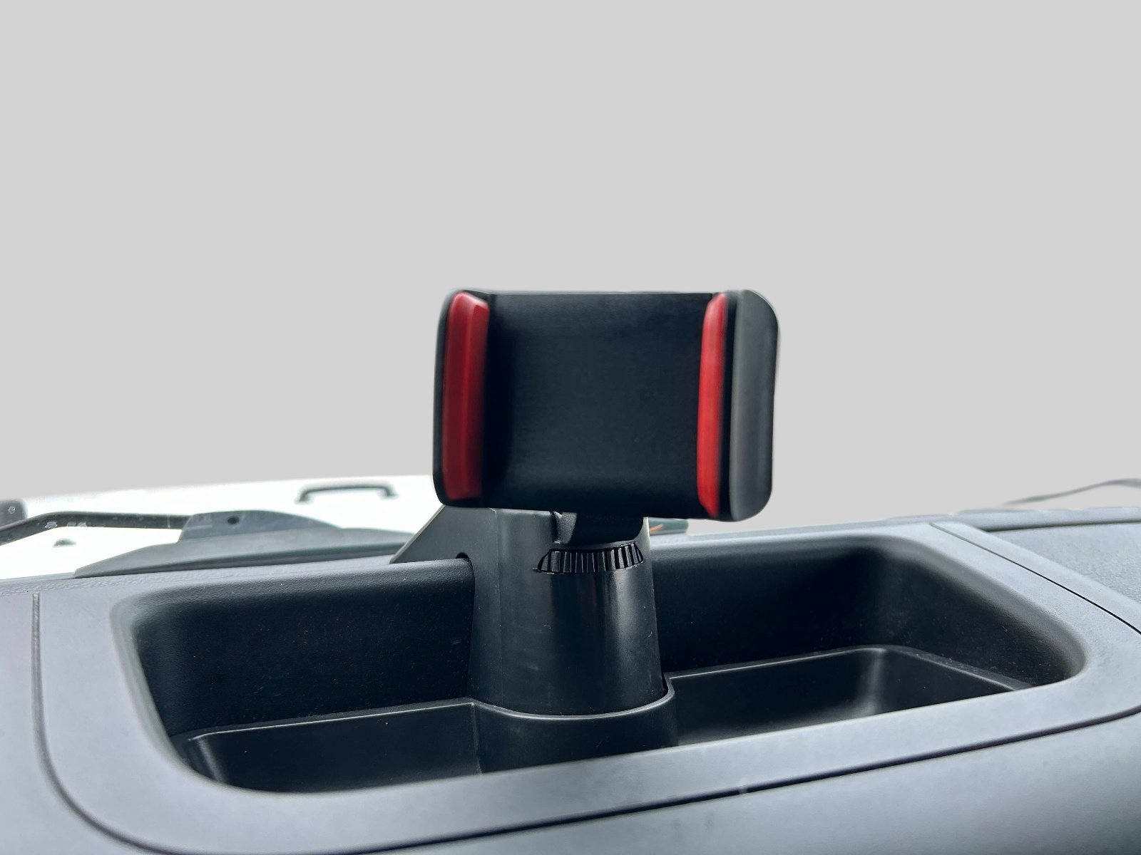 Used 2015 Jeep Wrangler Unlimited Sahara w/ Connectivity Group image 33