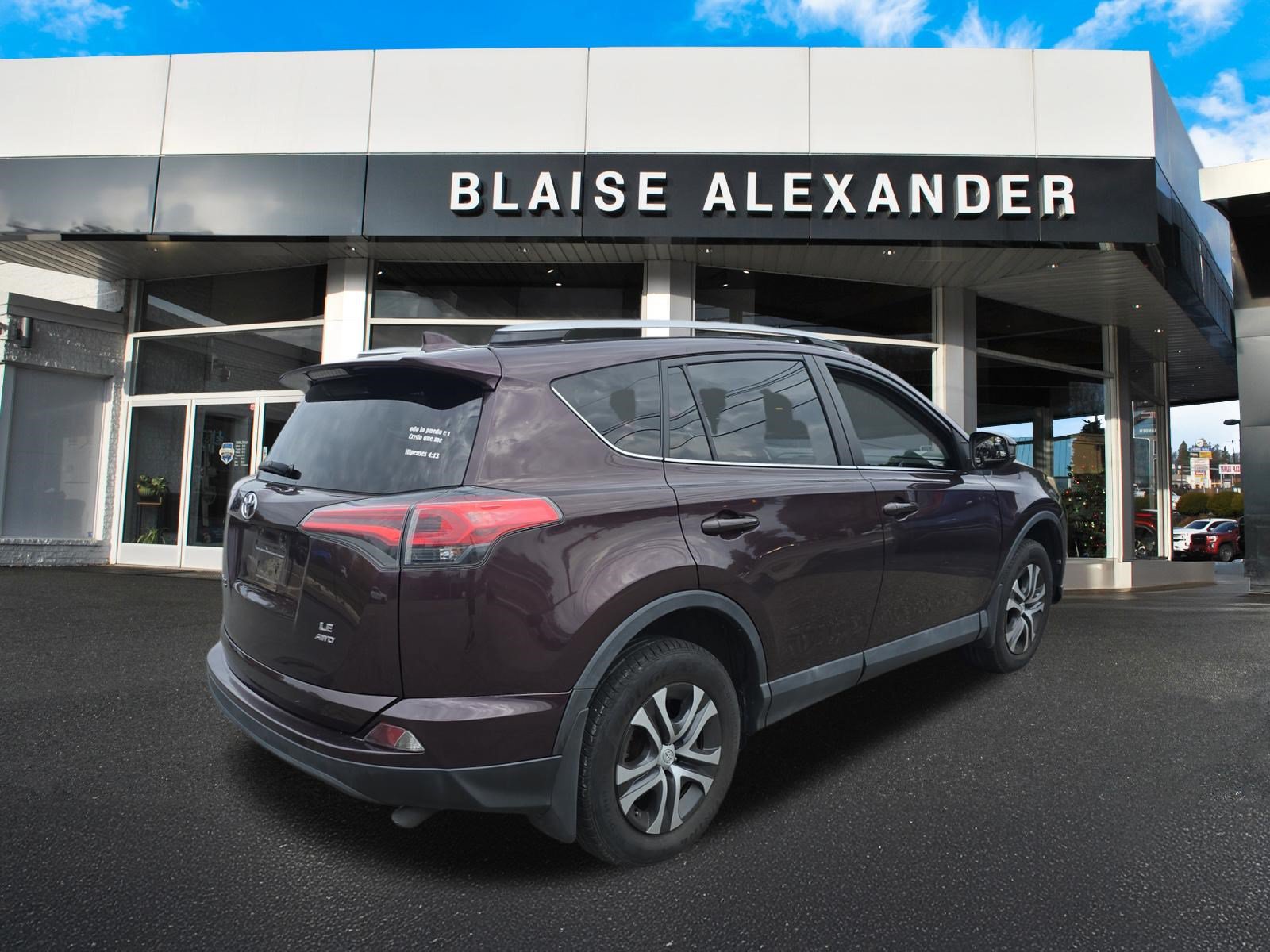 Used 2016 Toyota RAV4 LE AWD/4WD image 3