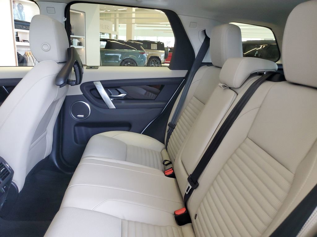 Used 2025 Land Rover Discovery Sport S image 27