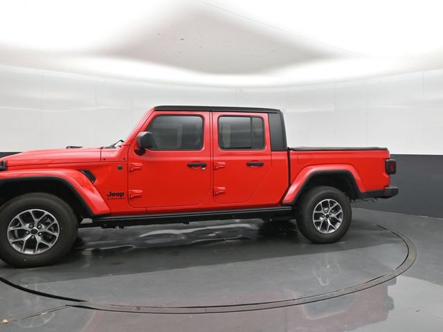 Used 2024 Jeep Gladiator Sport AWD/4WD image 2