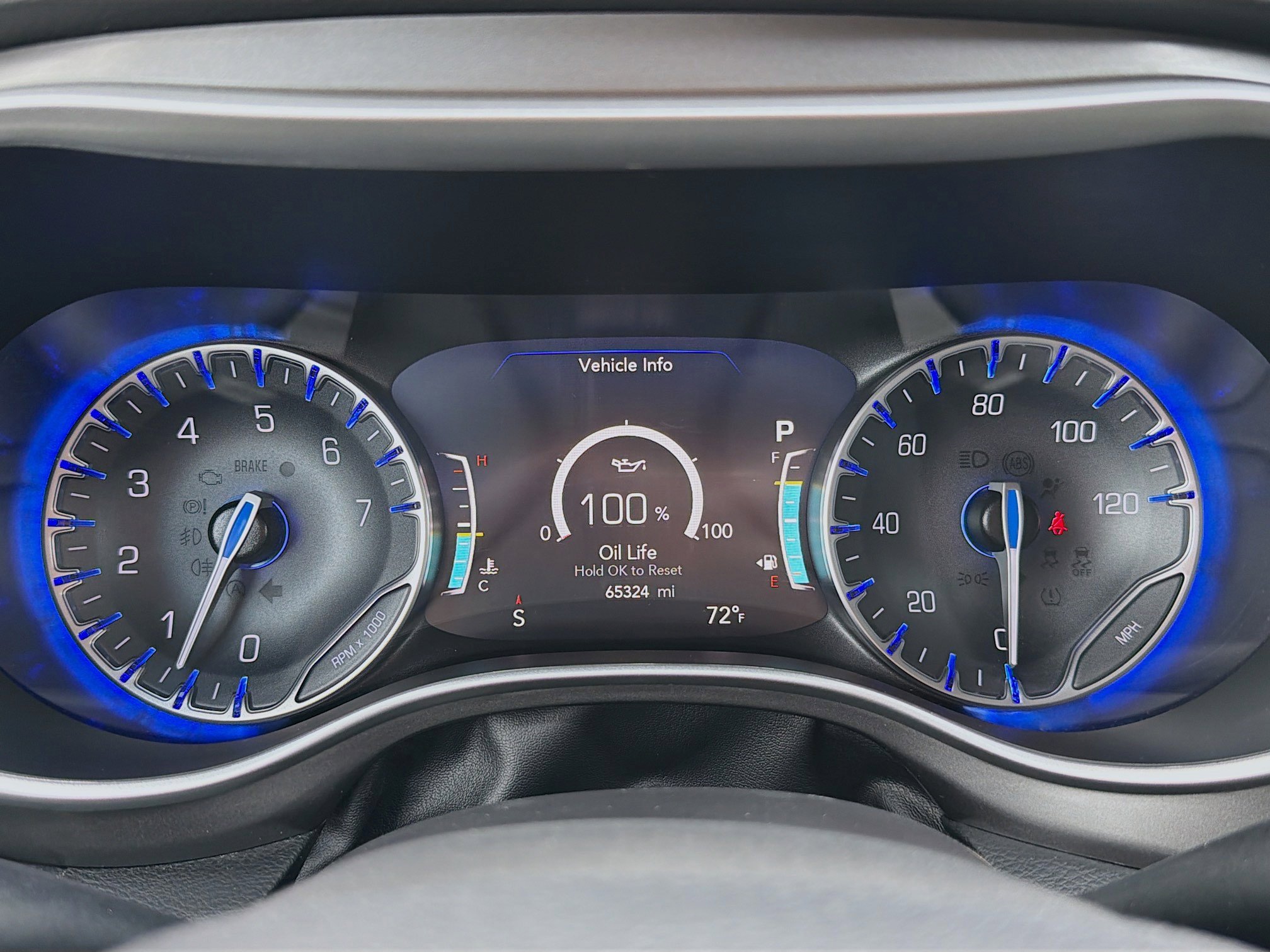 Used 2023 Chrysler Pacifica Touring-L FWD image 17