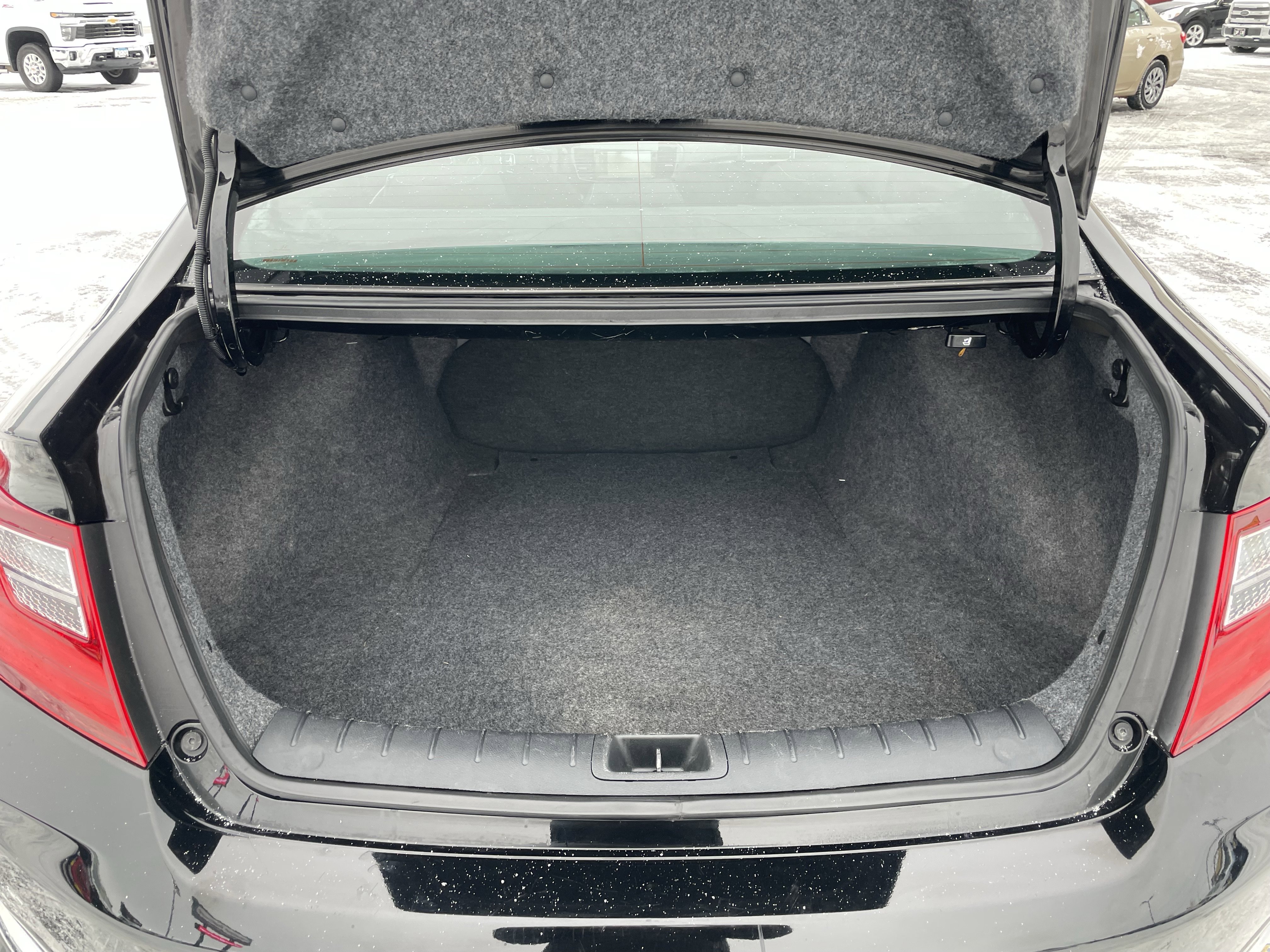 Used 2017 Honda Accord EX image 9