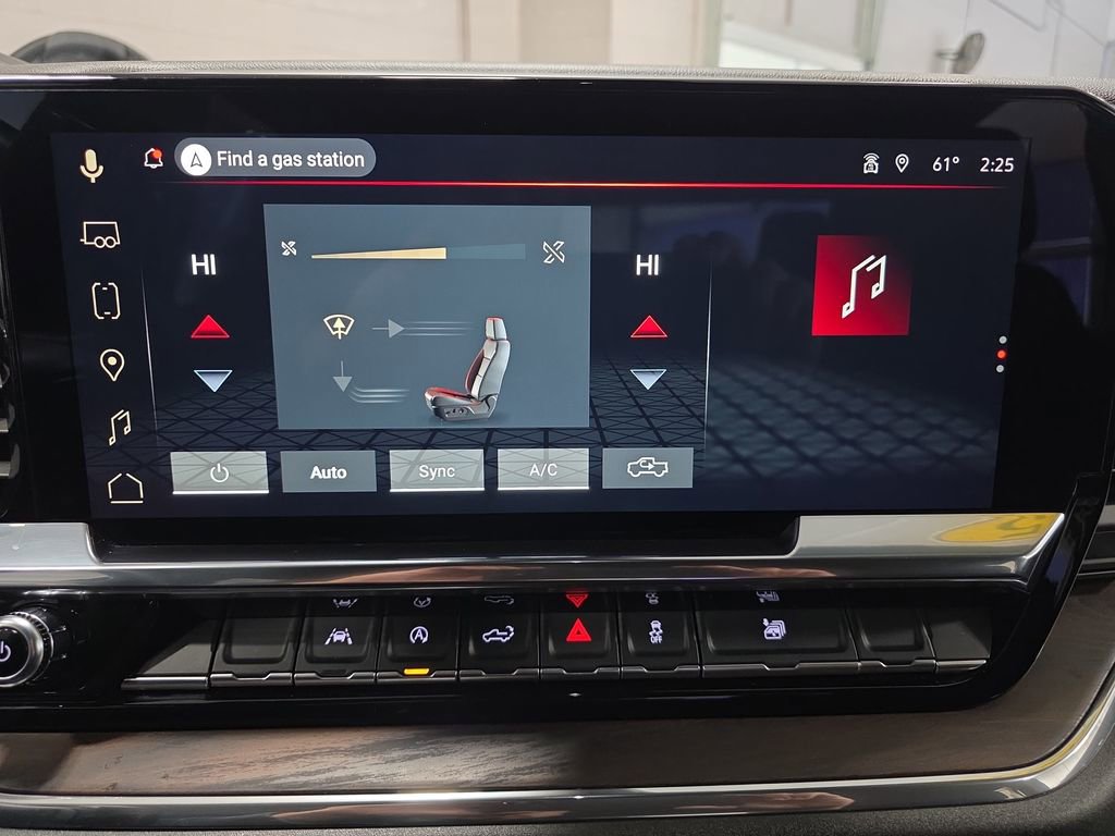 Certified 2025 GMC Sierra 1500 SLT image 25