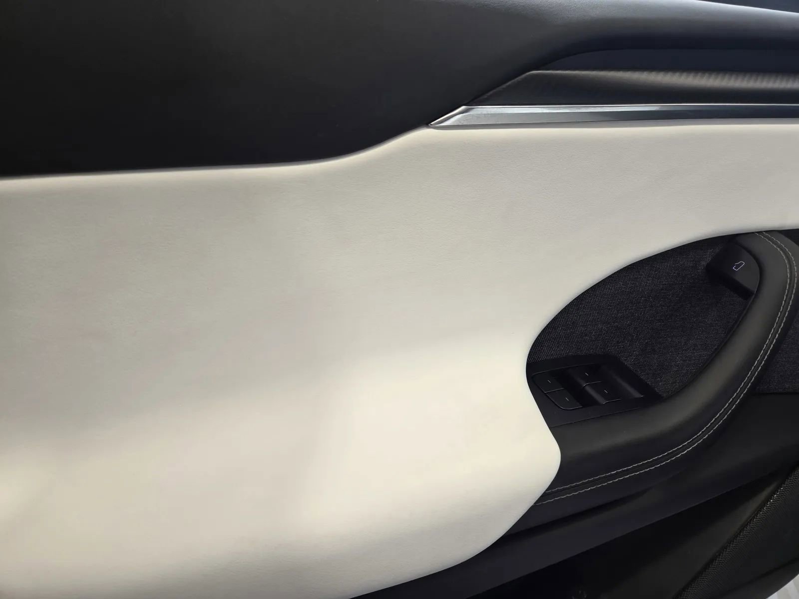 Used 2023 Tesla Model X Plaid image 12