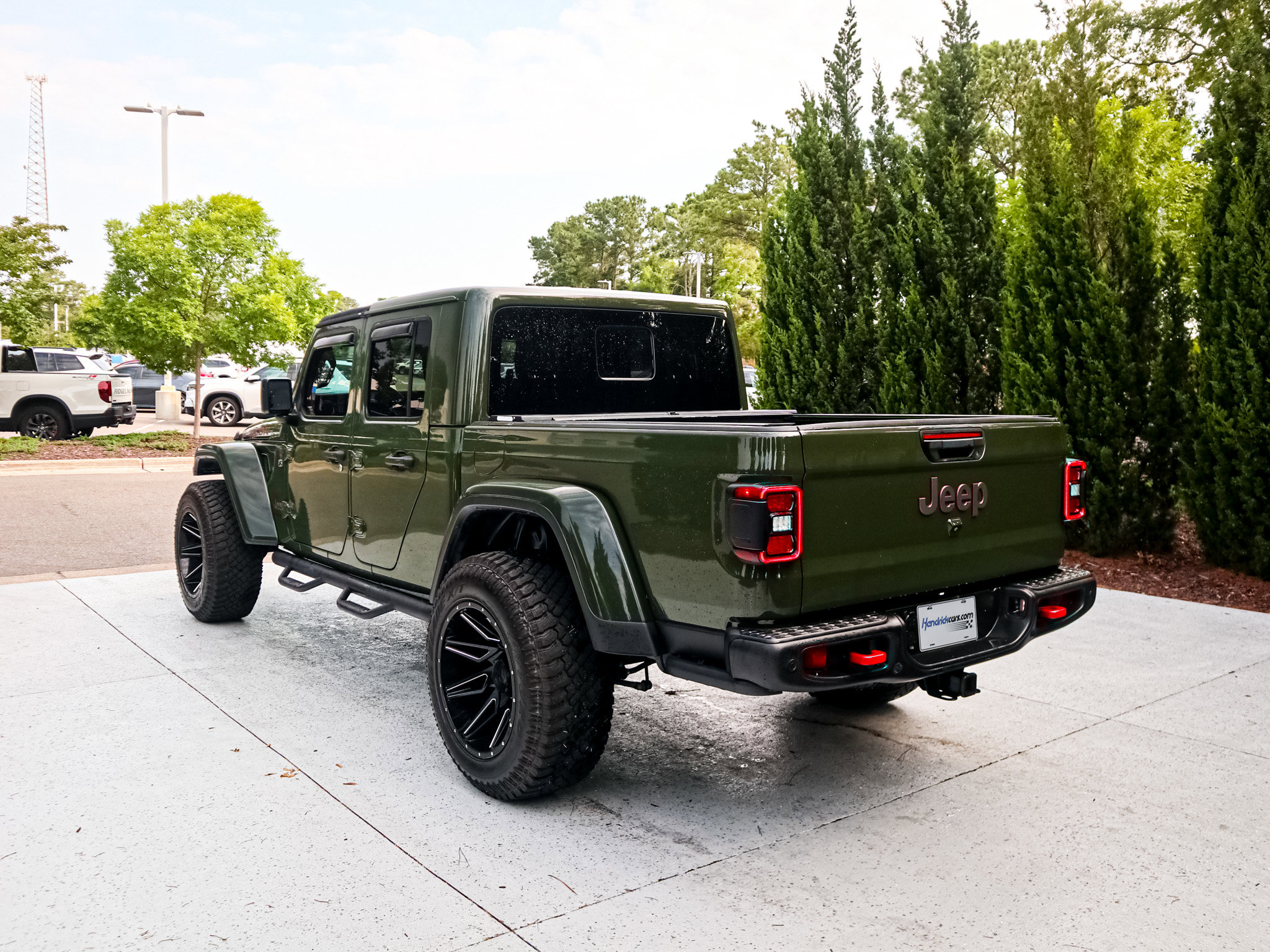 Used 2021 Jeep Gladiator Rubicon AWD/4WD image 9