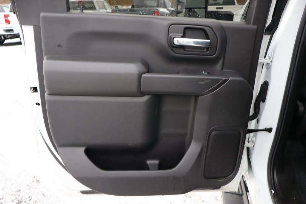 Used 2020 Chevrolet Silverado 2500 Custom w/ Custom Value Package image 9