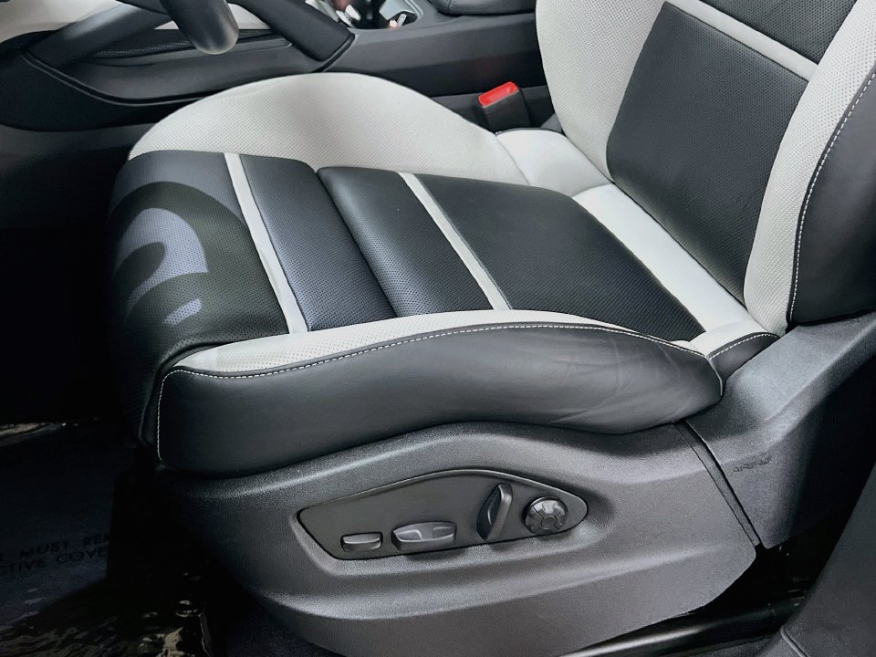 Certified 2026 Porsche Cayenne AWD/4WD image 22