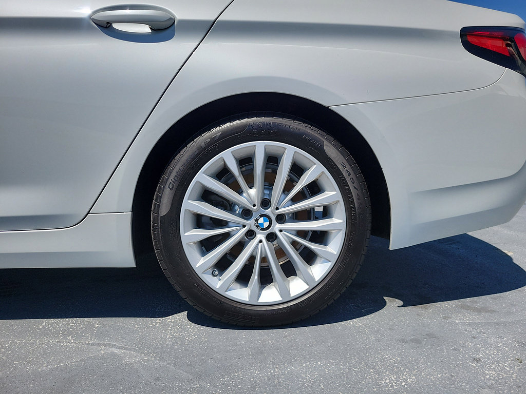 Used 2023 BMW 530i w/ Premium Package RWD image 6