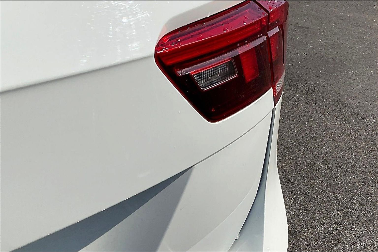 Used 2020 Volkswagen Tiguan S image 24