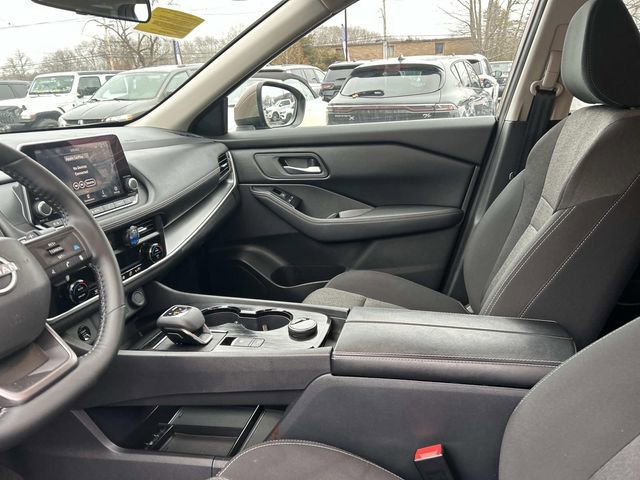 Used 2025 Nissan Rogue SV image 21