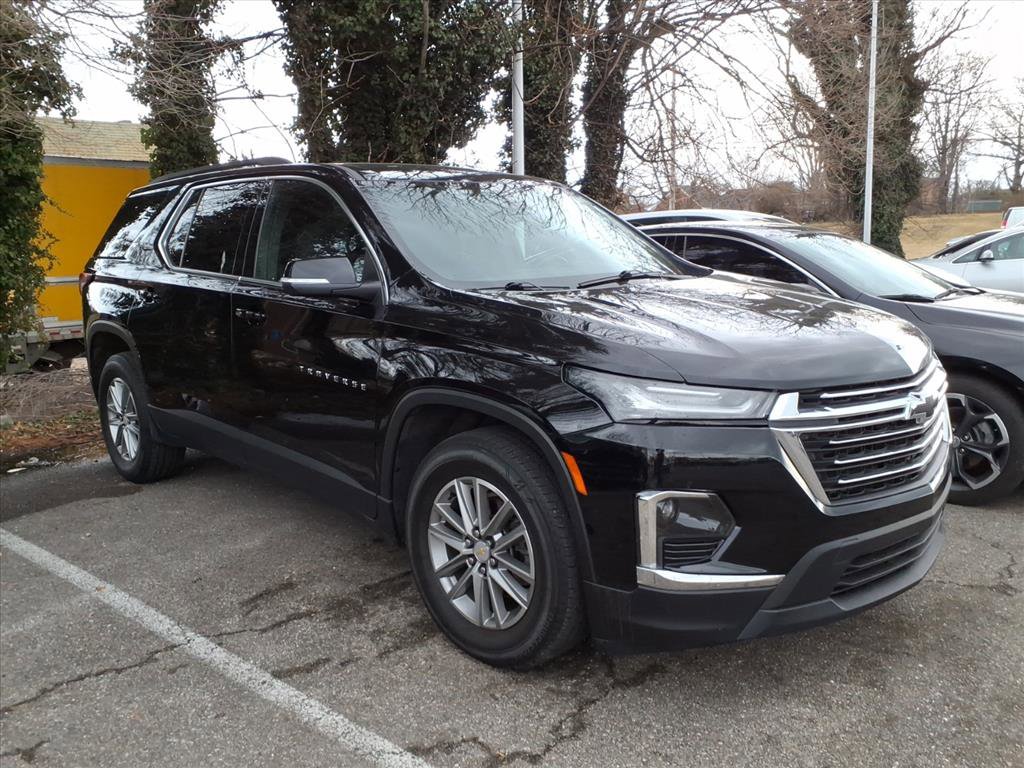 Used 2023 Chevrolet Traverse LT