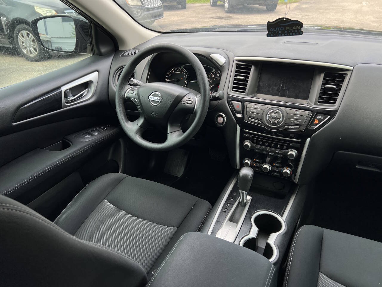 Used 2017 Nissan Pathfinder S FWD image 16