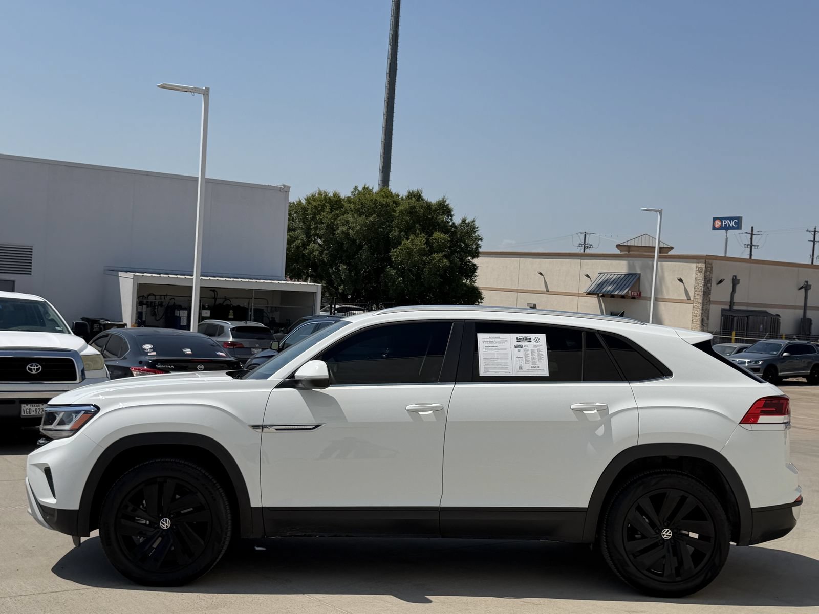 Used 2023 Volkswagen Atlas Cross Sport SE w/ Black Wheel Package FWD image 7