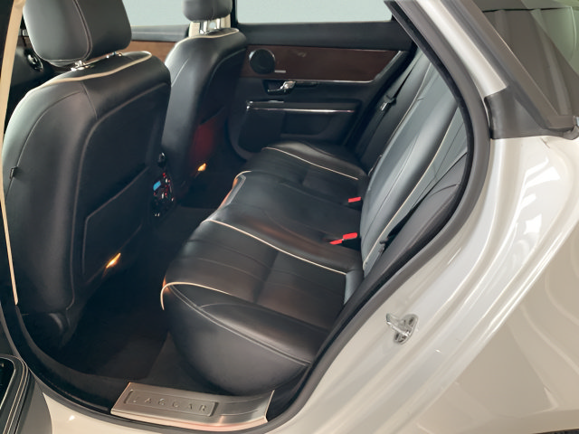Used 2012 Jaguar XJ Supercharged RWD image 22