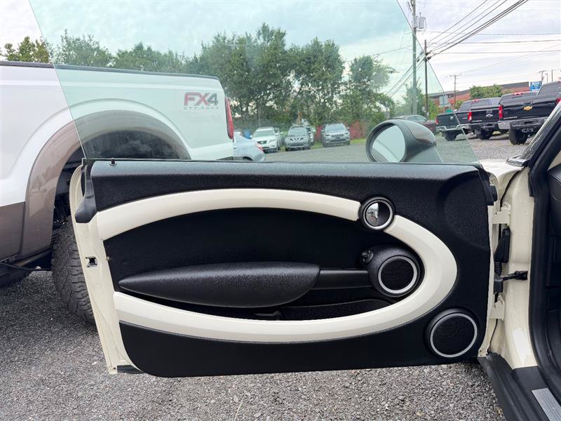 Used 2013 MINI Cooper Clubman FWD image 12