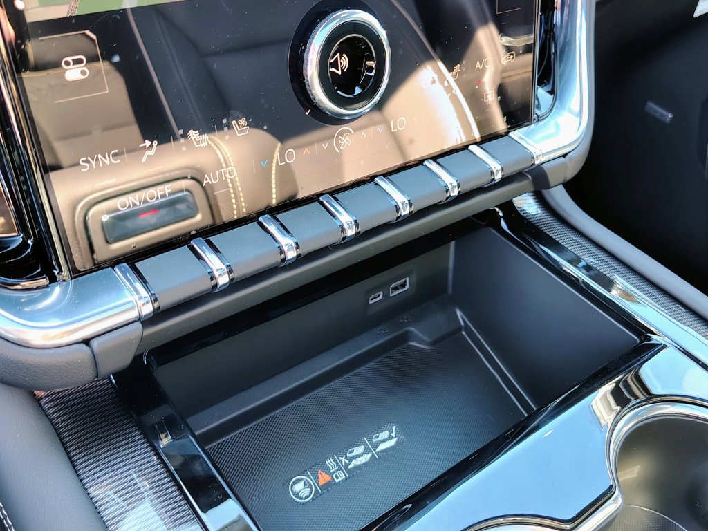 New 2026 GMC Yukon XL Elevation w/ Elevation Premium Package AWD/4WD image 33
