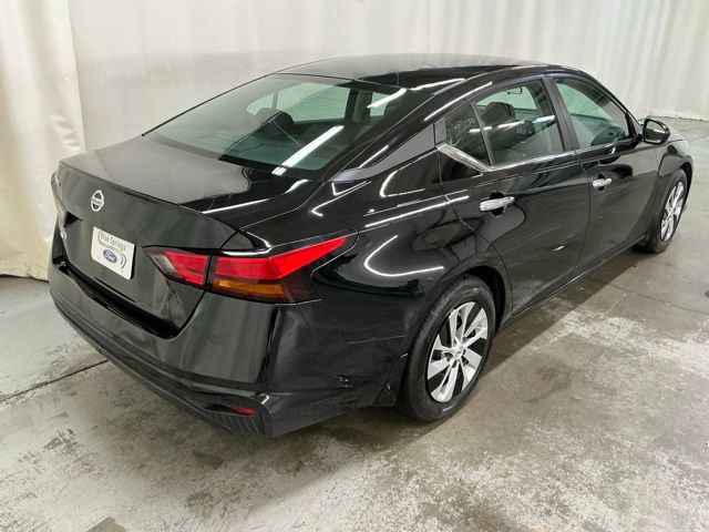 Used 2022 Nissan Altima 2.5 S FWD image 2
