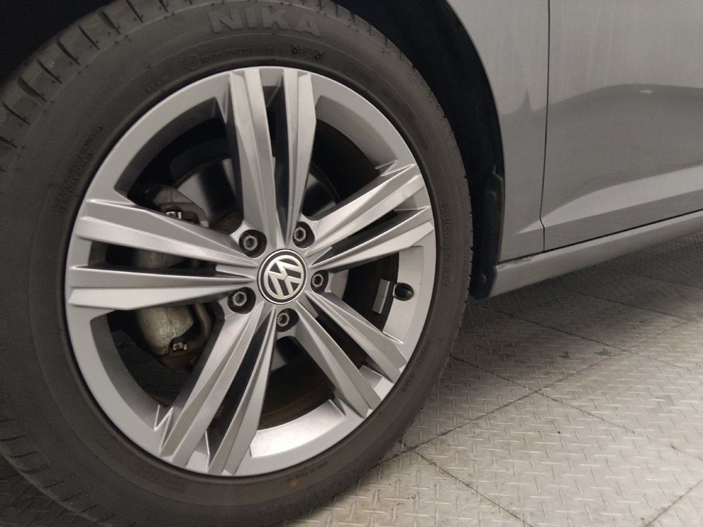 Used 2019 Volkswagen Jetta R-Line FWD image 31