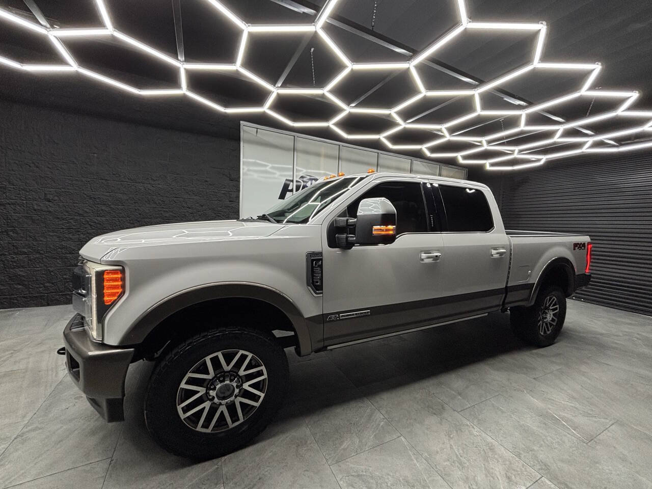 Used 2019 Ford F250 King Ranch w/ King Ranch Ultimate Package AWD/4WD image 7