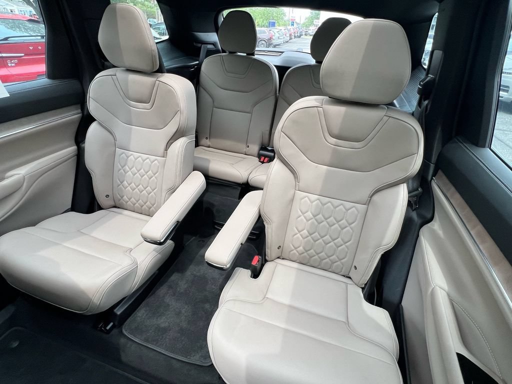 Certified 2025 Volvo EX90 Ultra AWD/4WD image 22