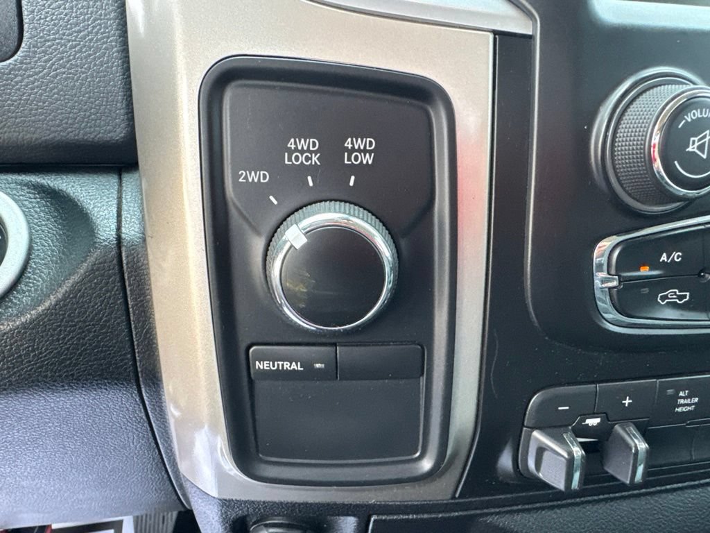 Used 2016 RAM 3500 SLT w/ Cold Weather Group AWD/4WD image 29